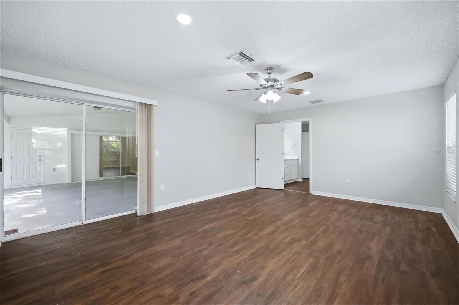 4537 CHIMNEY CREEK DR — photo 19