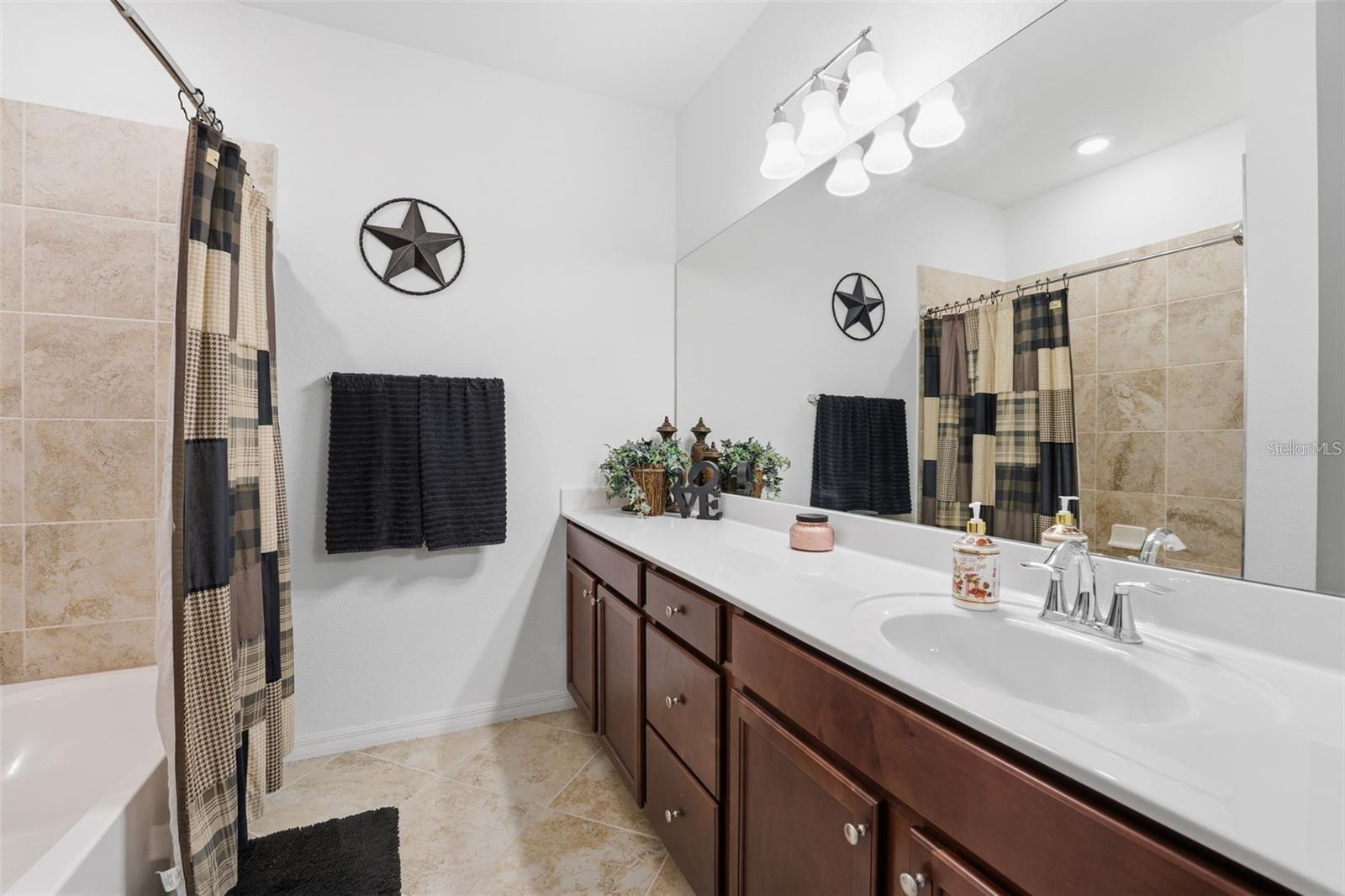 20392 LAGENTE CIR — photo 17