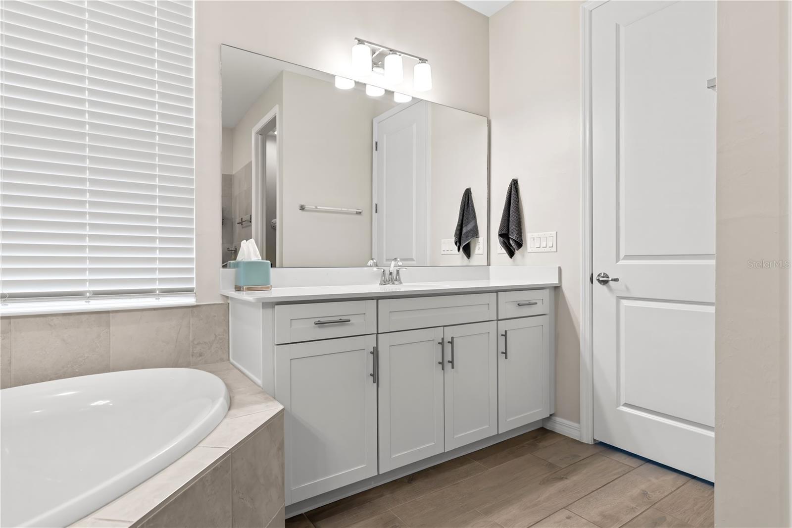 17420 JADESTONE CT — photo 28