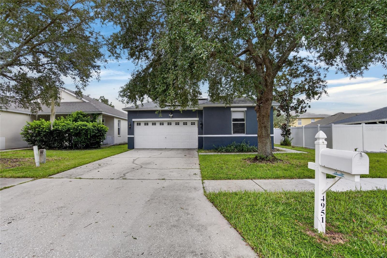 4951 WHISTLING PINES CT — photo 4