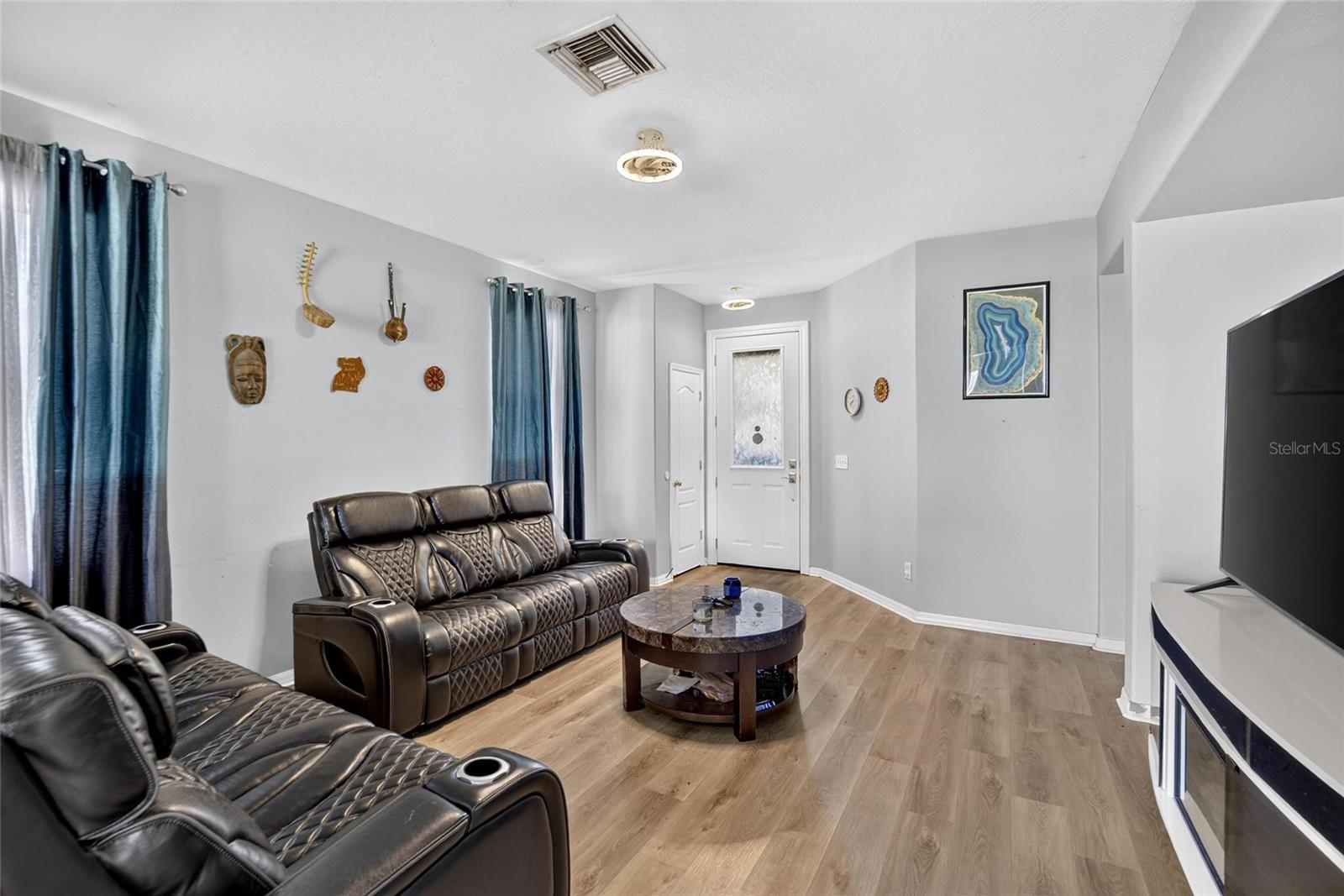 4951 WHISTLING PINES CT — photo 6