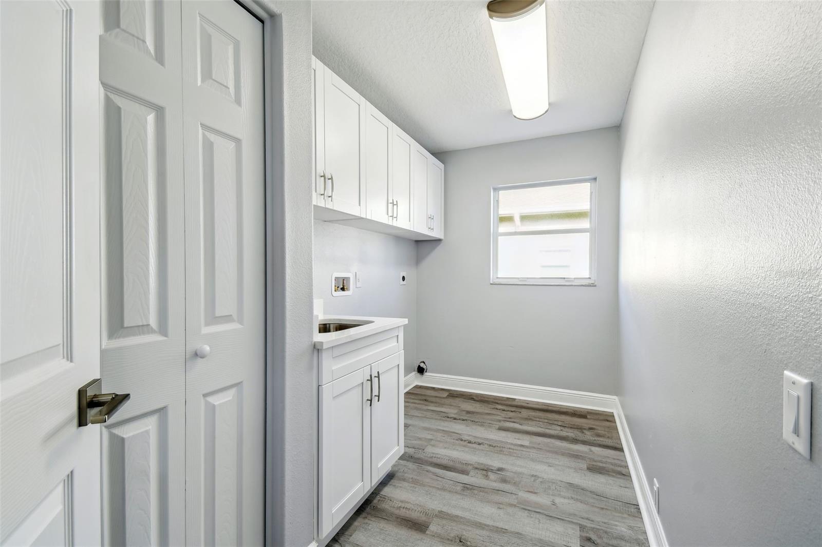 8818 POE DR — photo 28