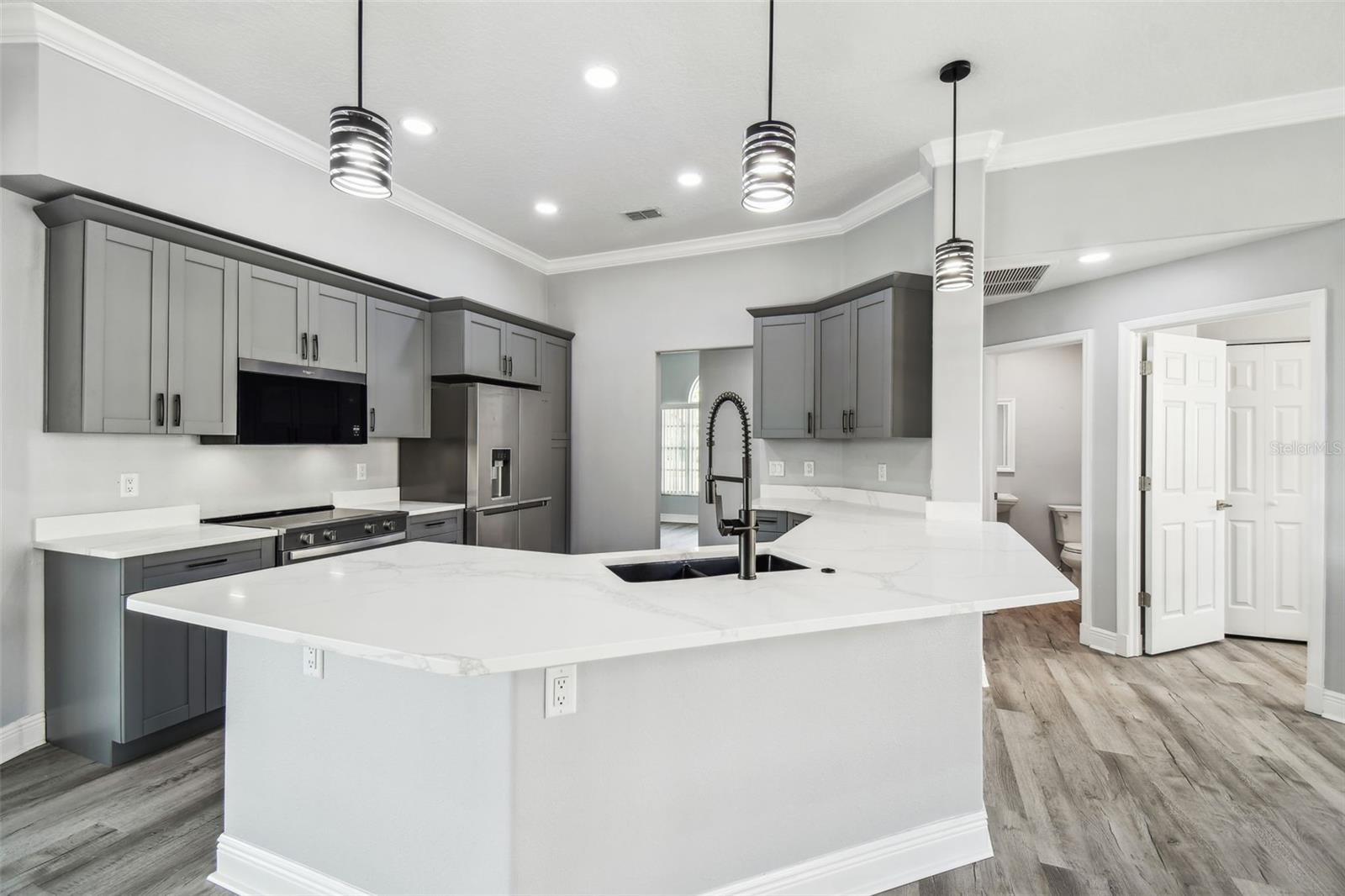 8818 POE DR — photo 34