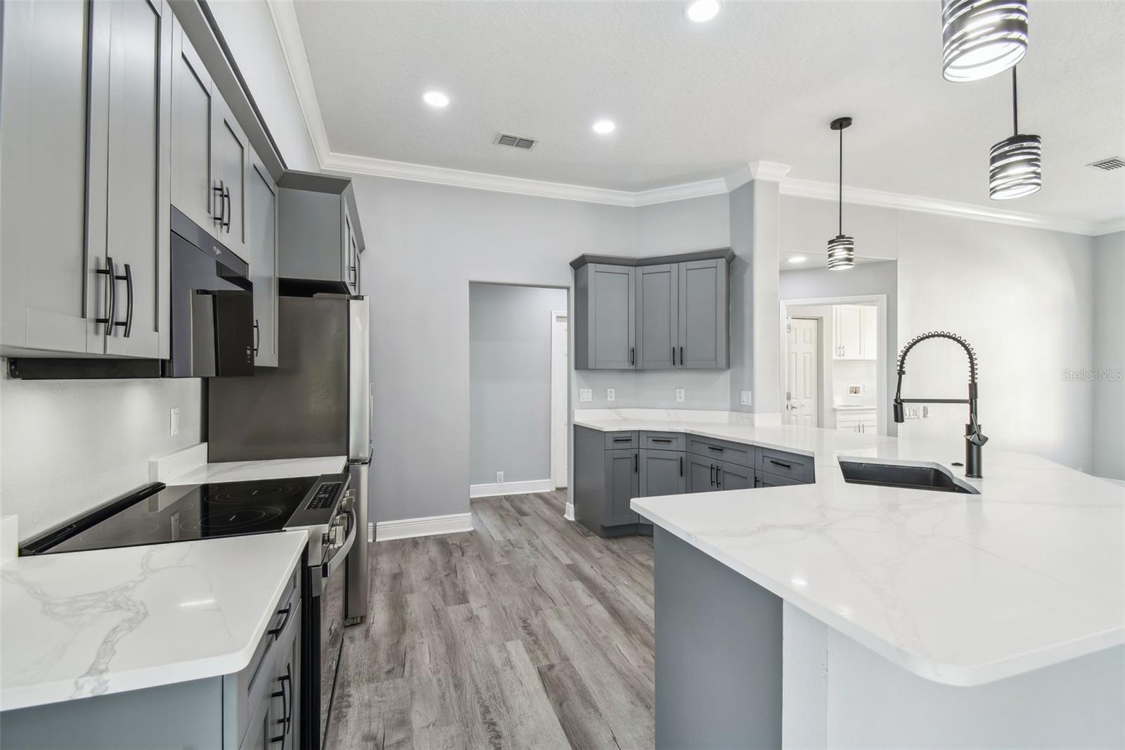 8818 POE DR — photo 33