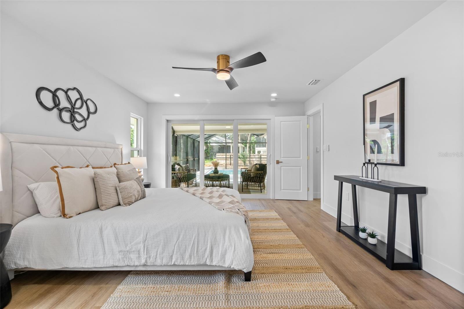 670 VENICE LN — photo 6