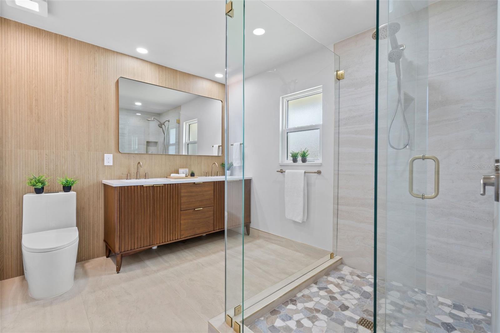 670 VENICE LN — photo 10