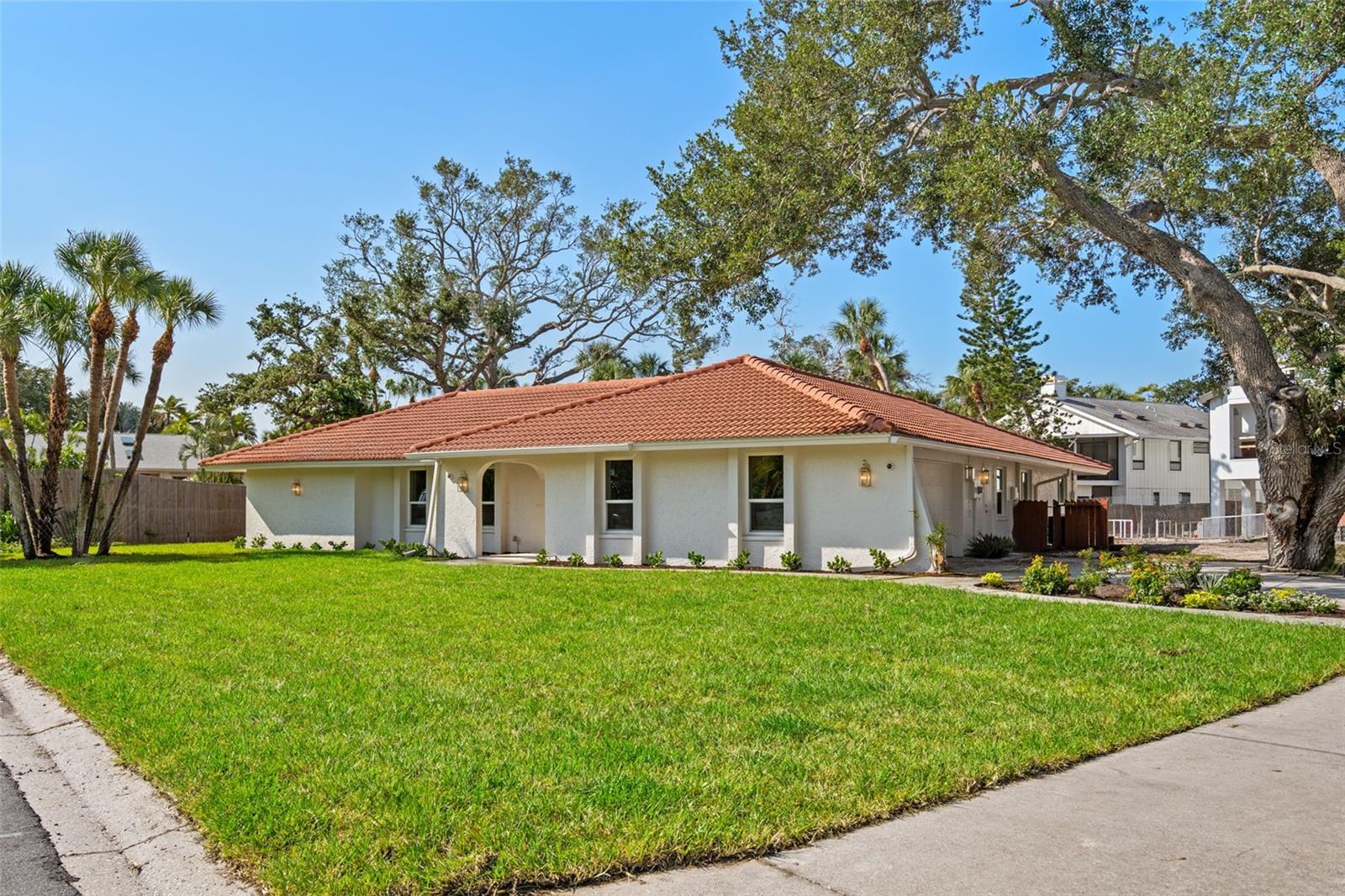 670 VENICE LN — photo 12
