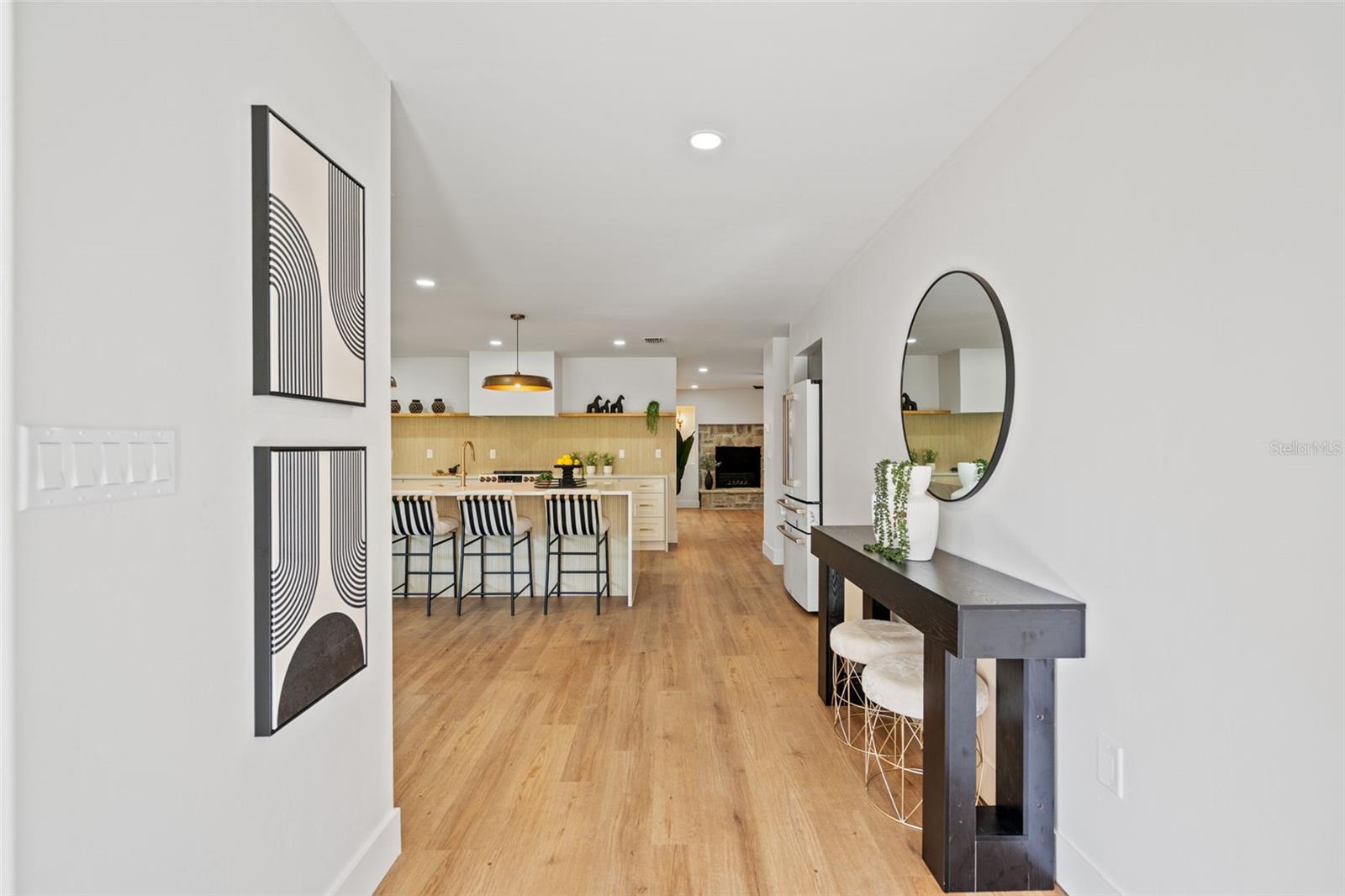 670 VENICE LN — photo 13