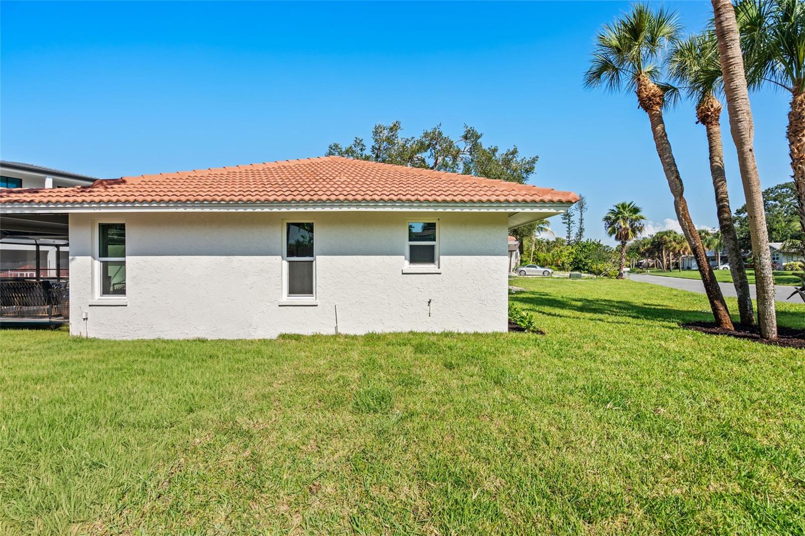 670 VENICE LN — photo 72