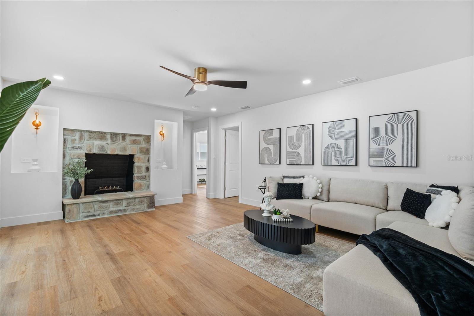 670 VENICE LN — photo 49