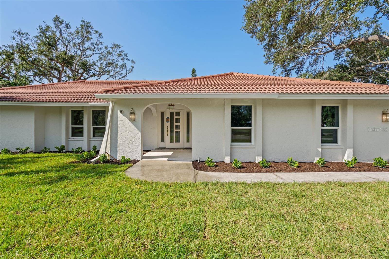 670 VENICE LN — photo 76