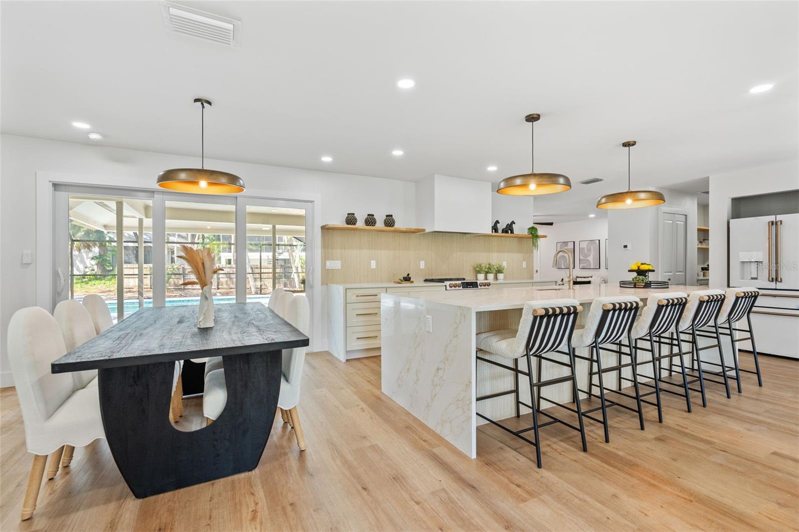 670 VENICE LN — photo 22