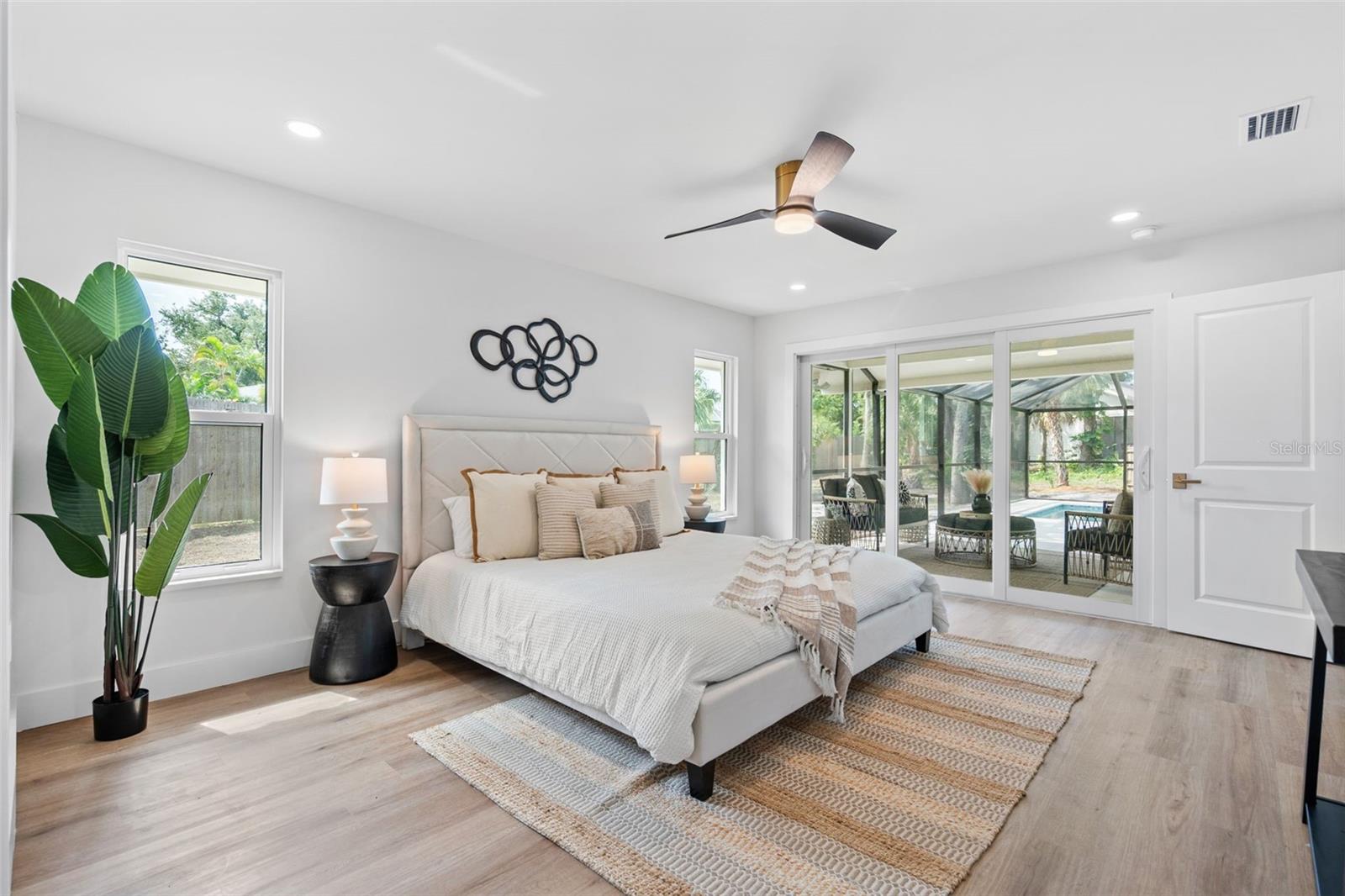 670 VENICE LN — photo 9