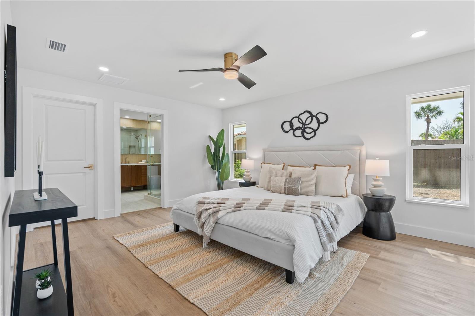 670 VENICE LN — photo 39