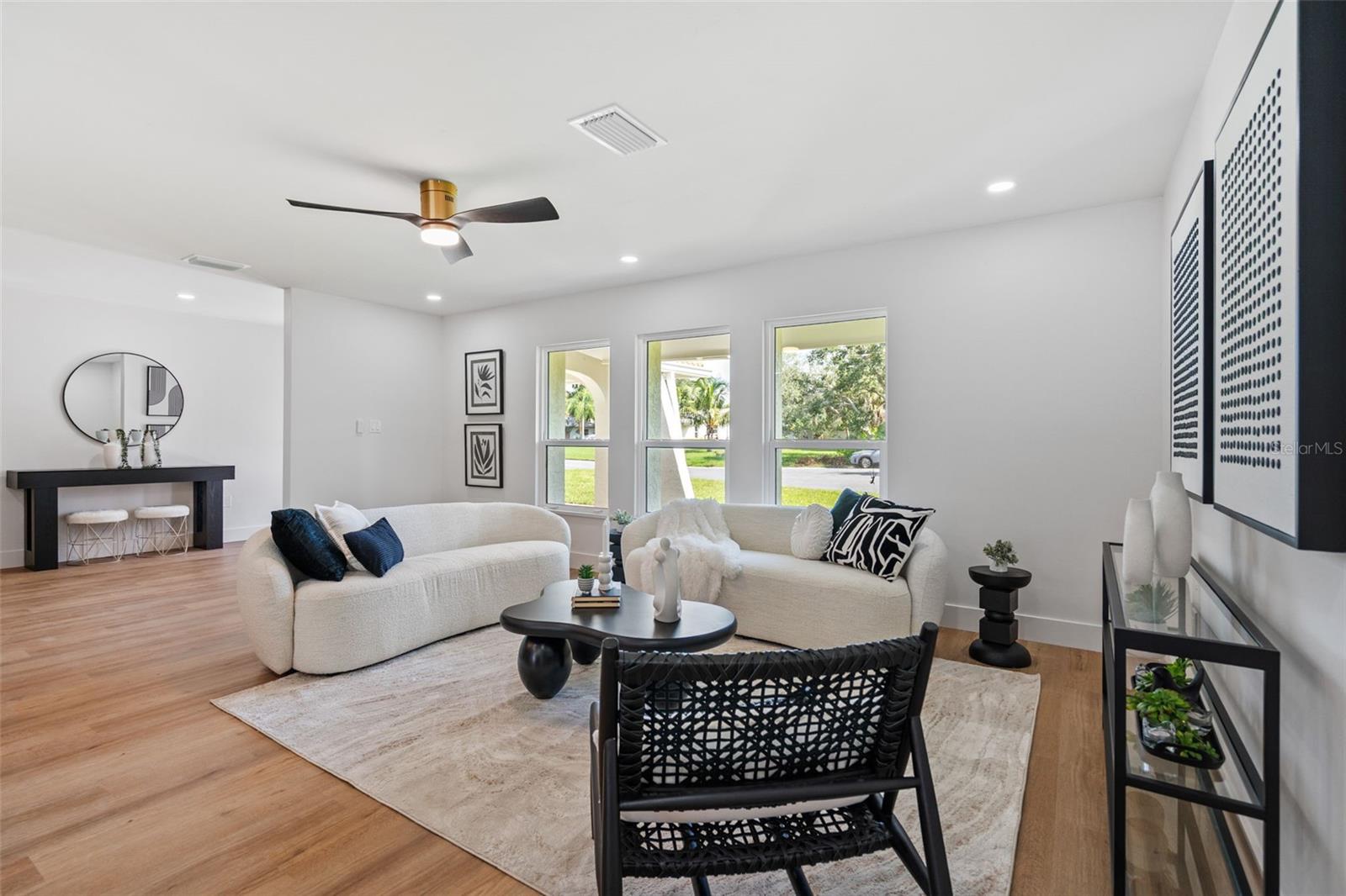 670 VENICE LN — photo 27
