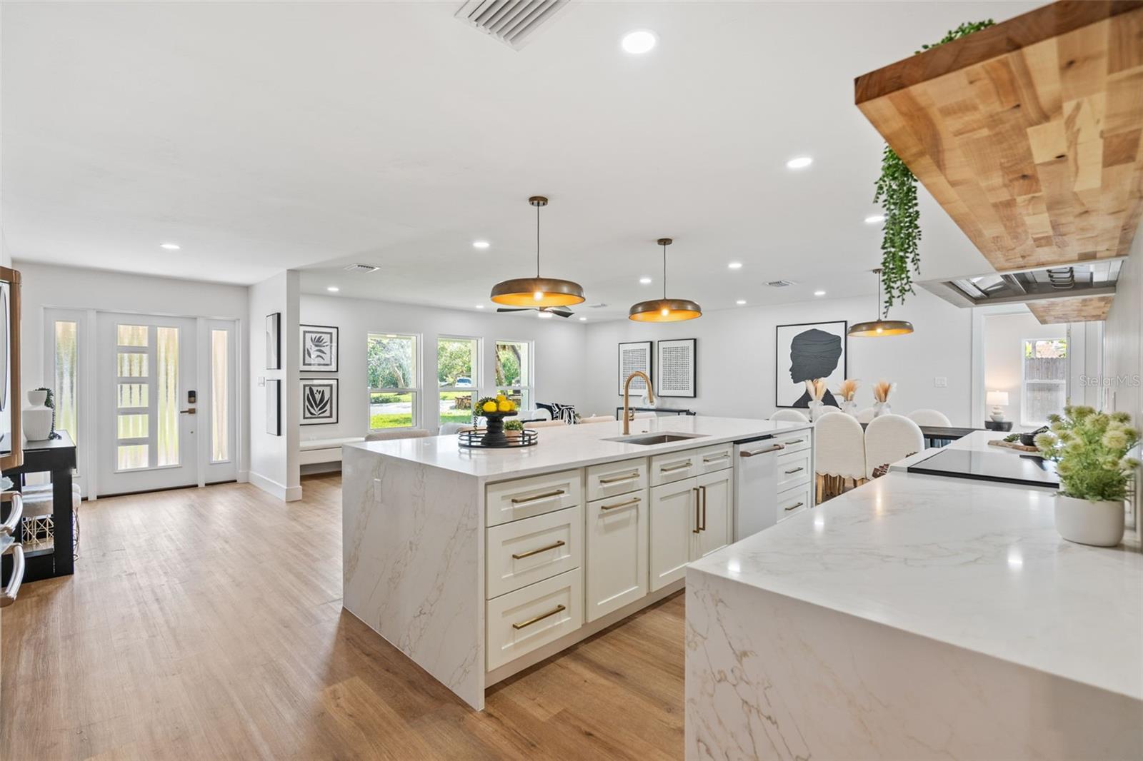 670 VENICE LN — photo 16