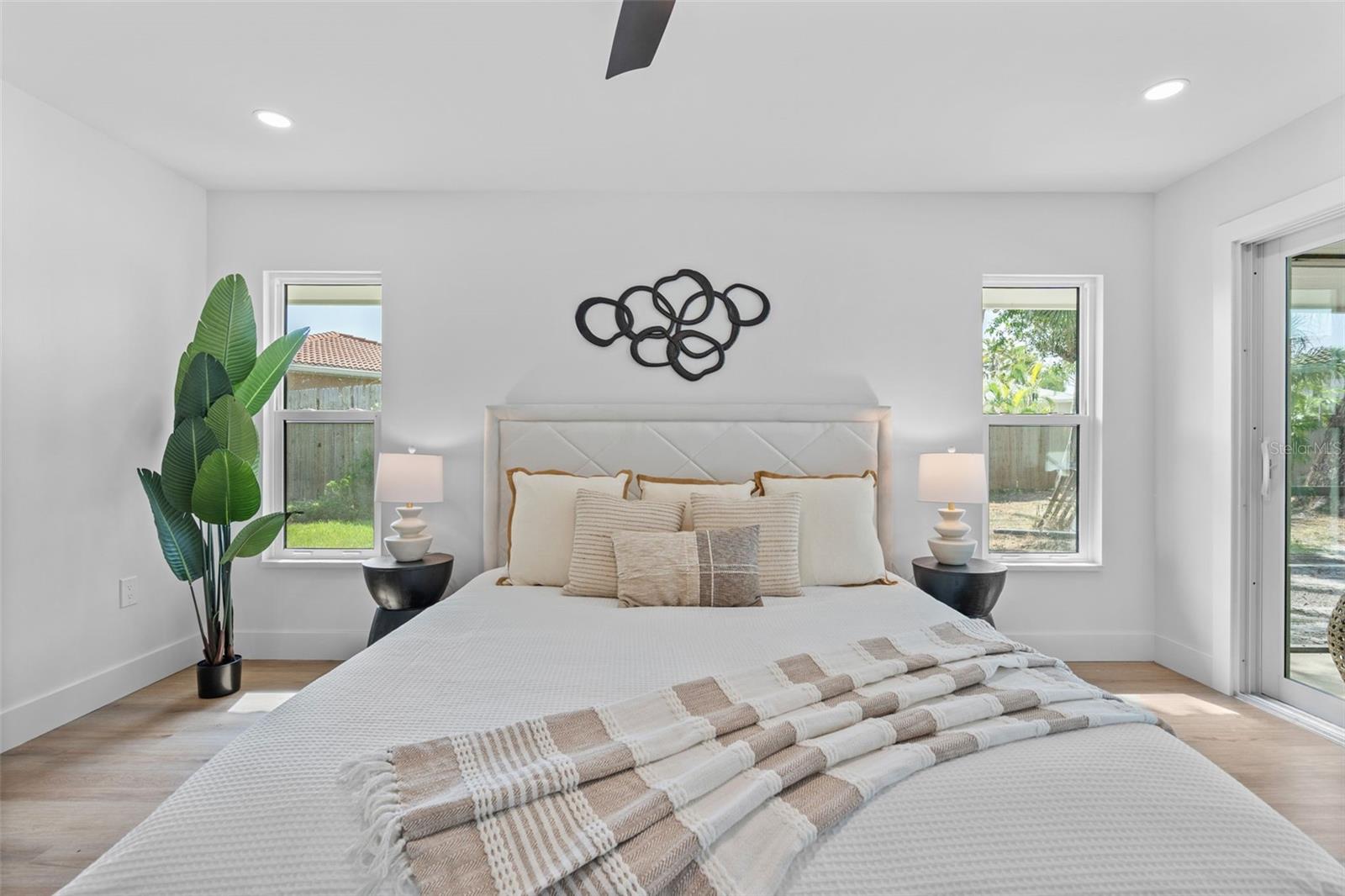 670 VENICE LN — photo 42