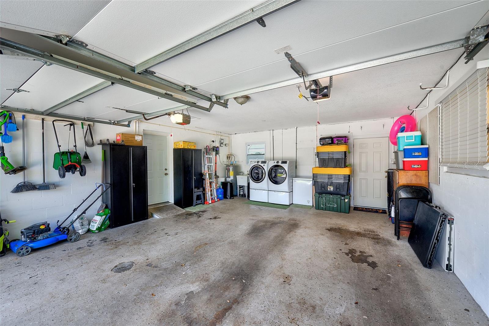 2165 CAMPUS DR — photo 25