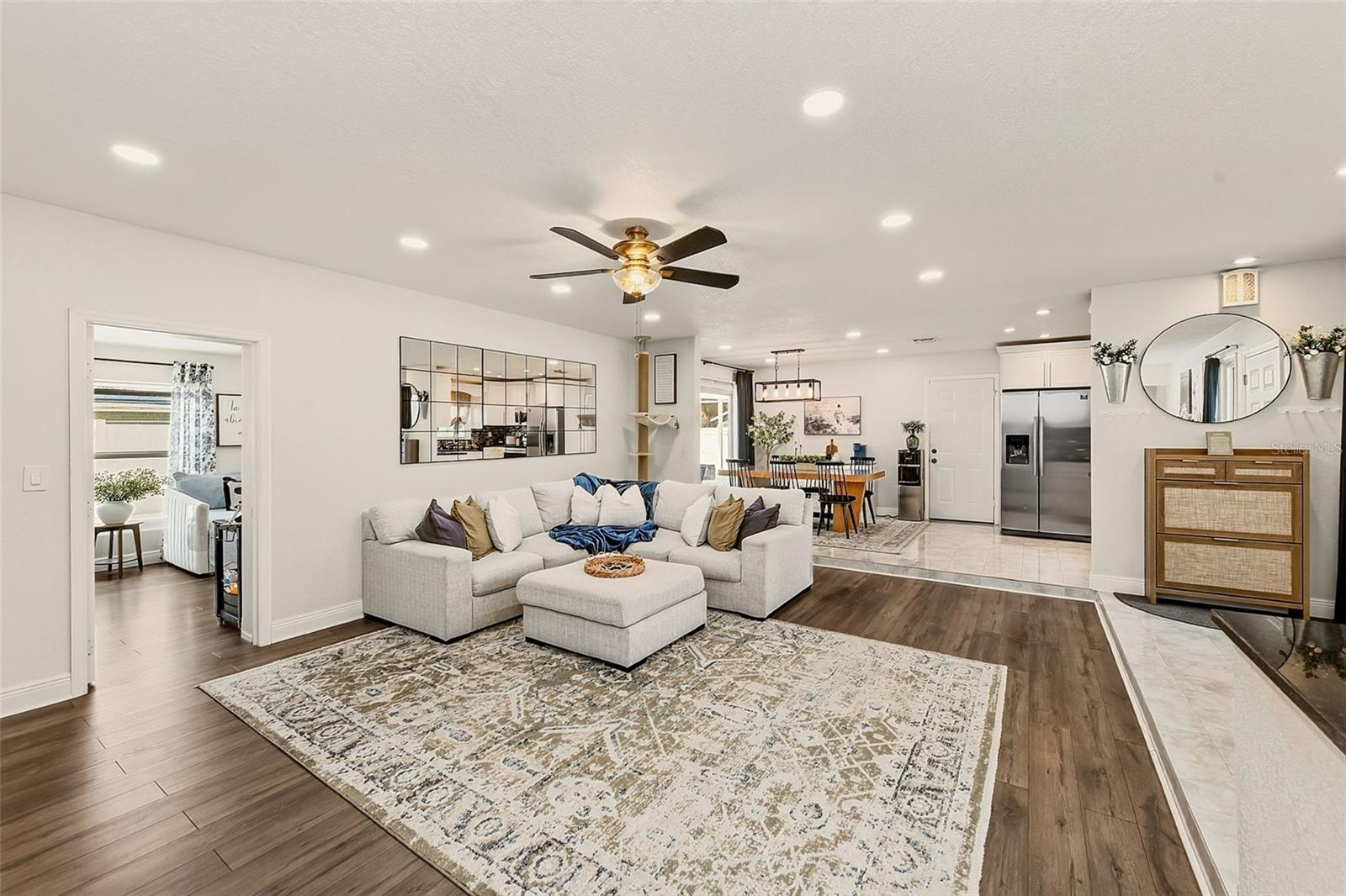 2165 CAMPUS DR — photo 4