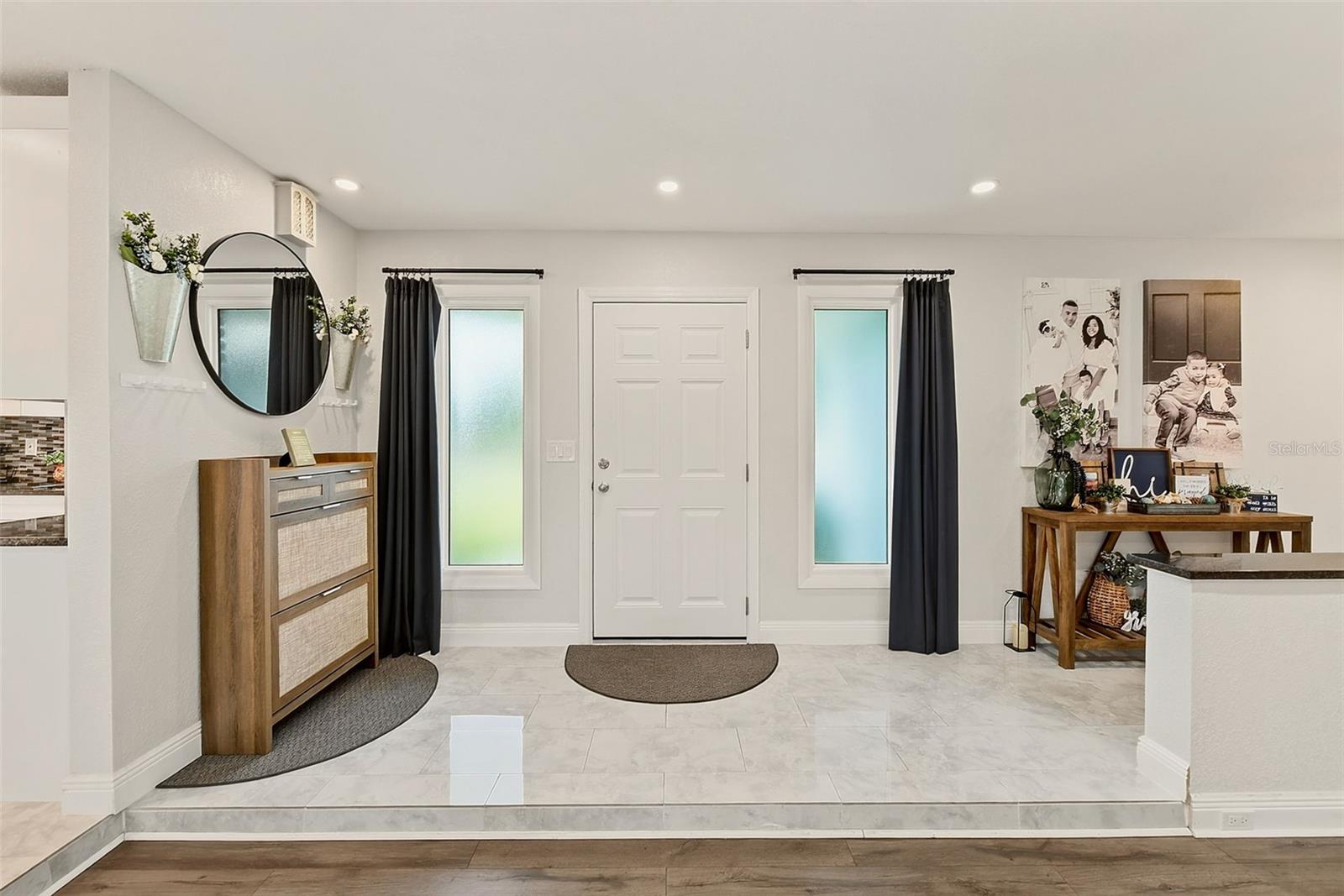 2165 CAMPUS DR — photo 2