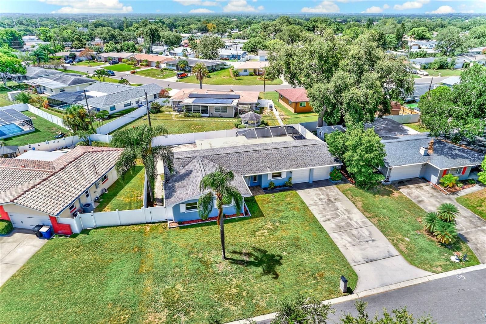 2165 CAMPUS DR — photo 40