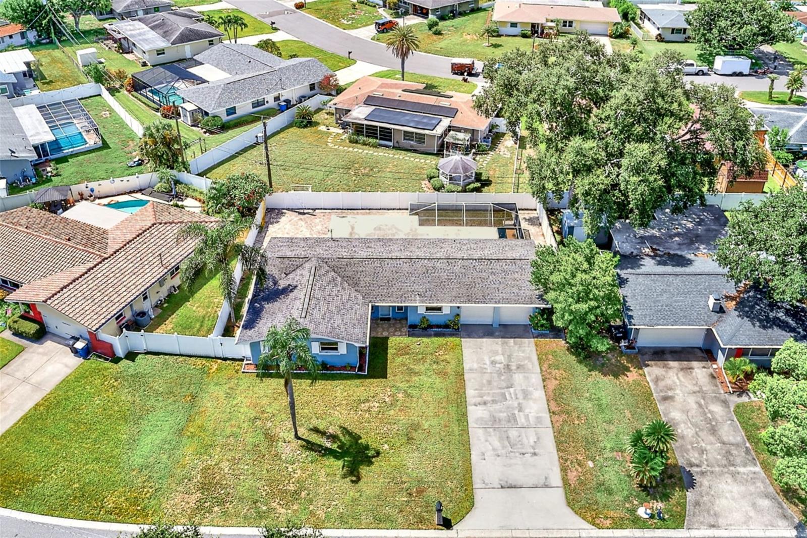 2165 CAMPUS DR — photo 41
