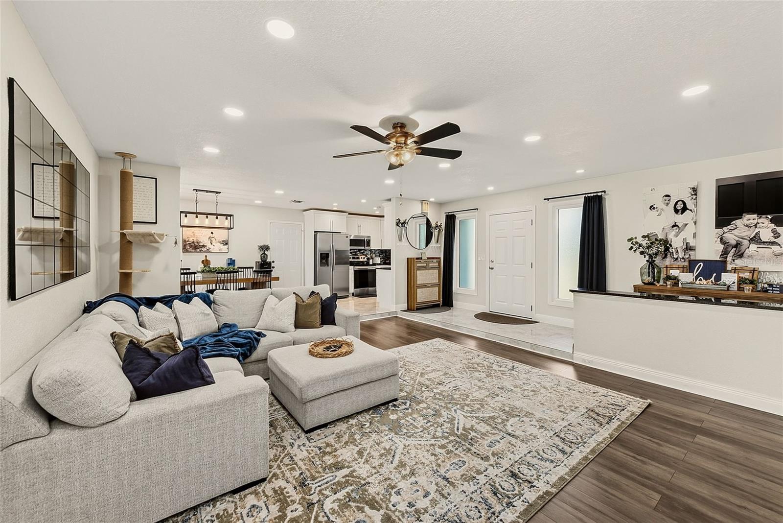 2165 CAMPUS DR — photo 5