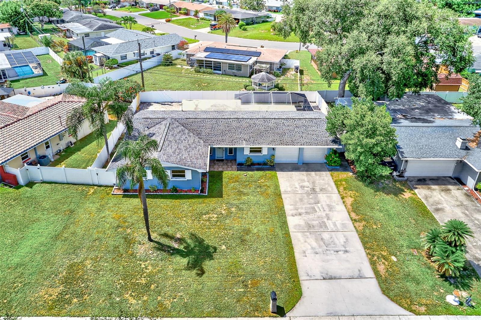 2165 CAMPUS DR — photo 39