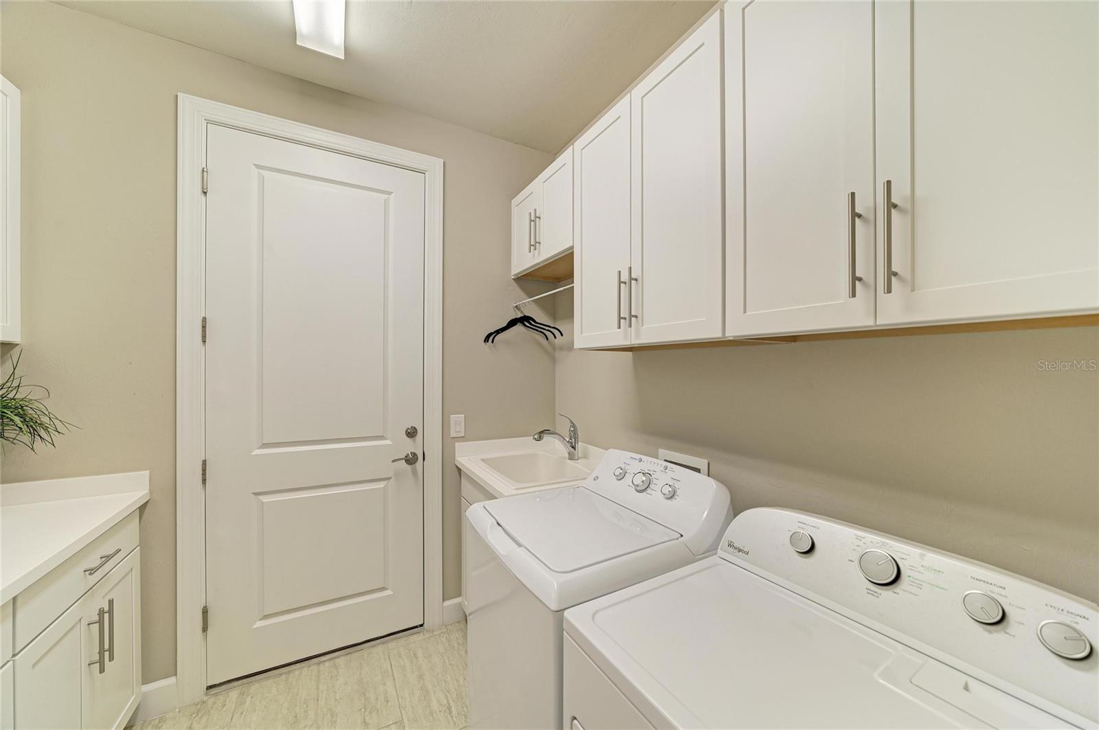 17226 SEAFORD WAY — photo 35
