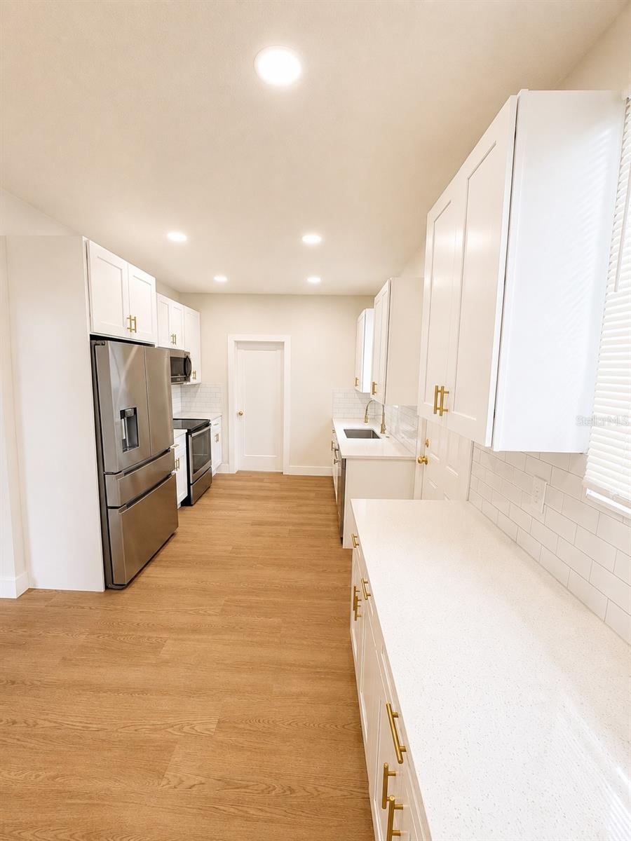 2908 BANZA ST — photo 10