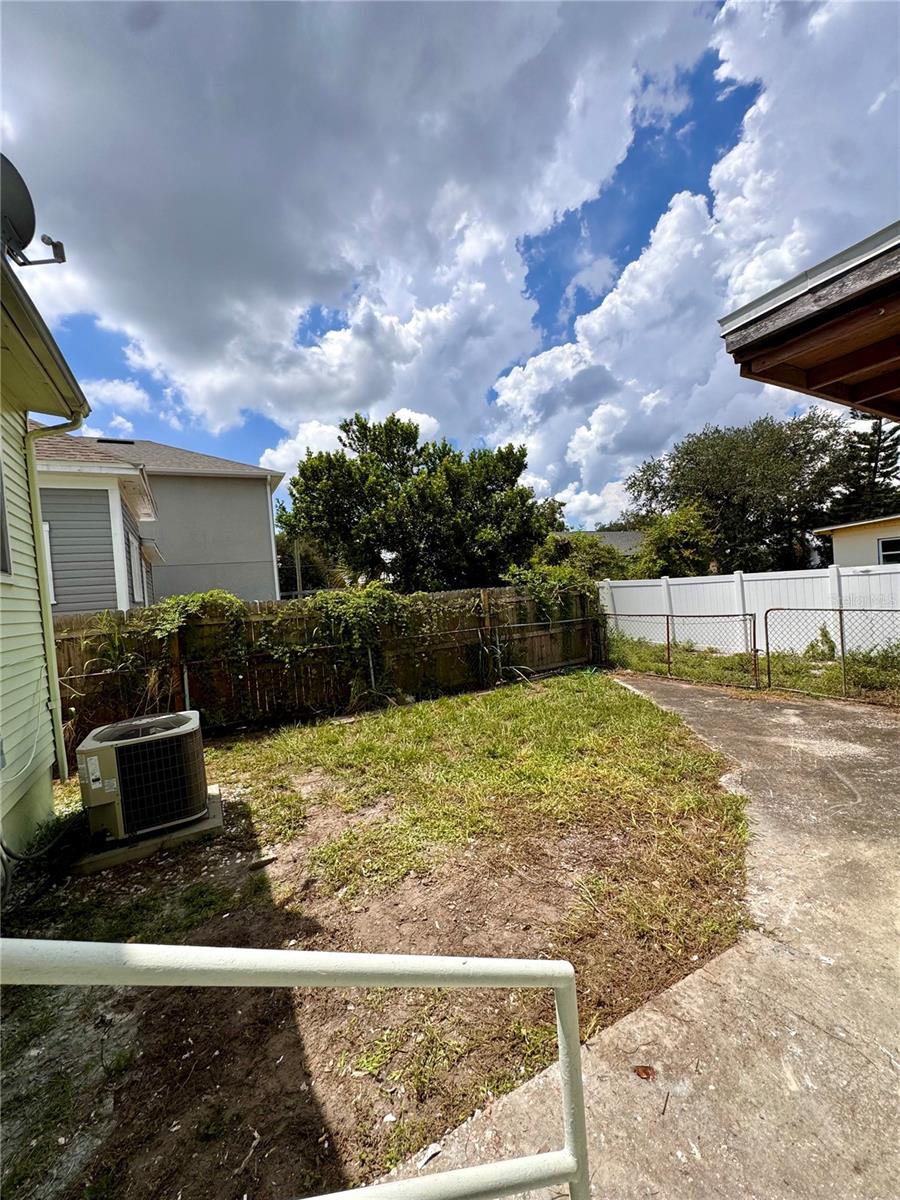 2908 BANZA ST — photo 27