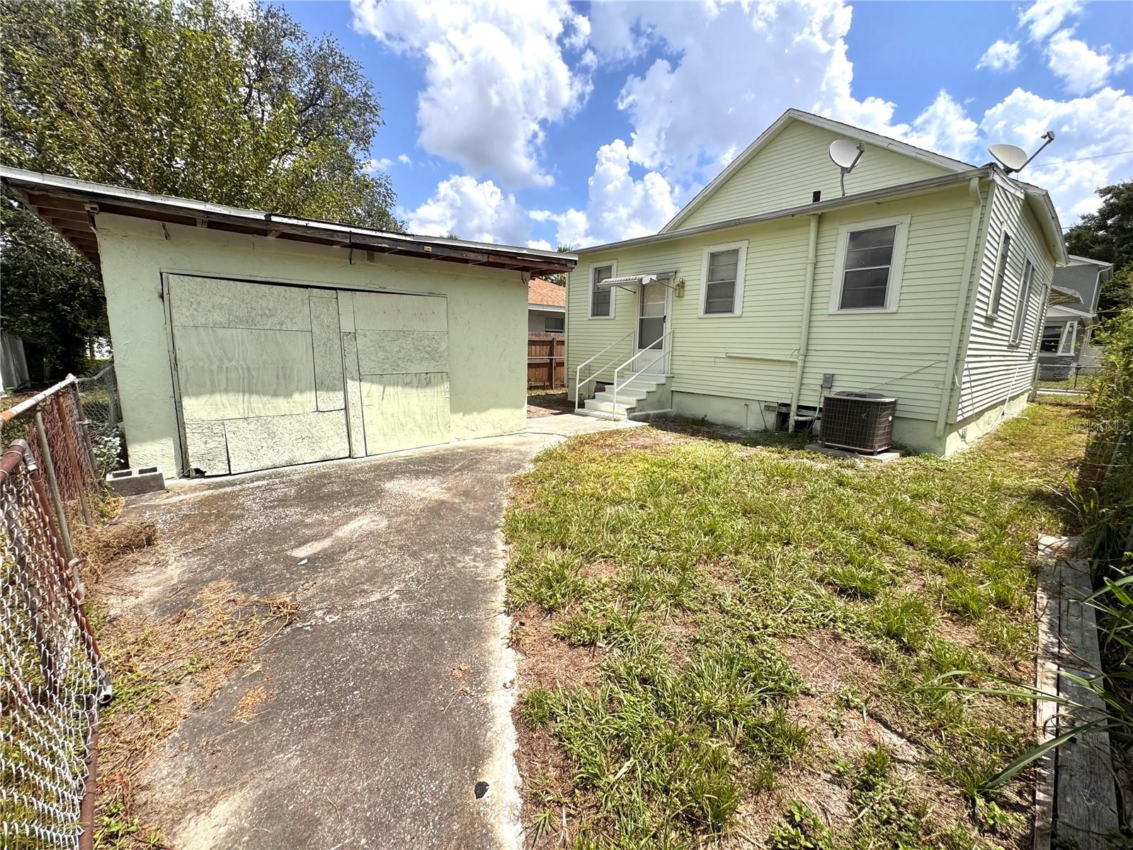 2908 BANZA ST — photo 26