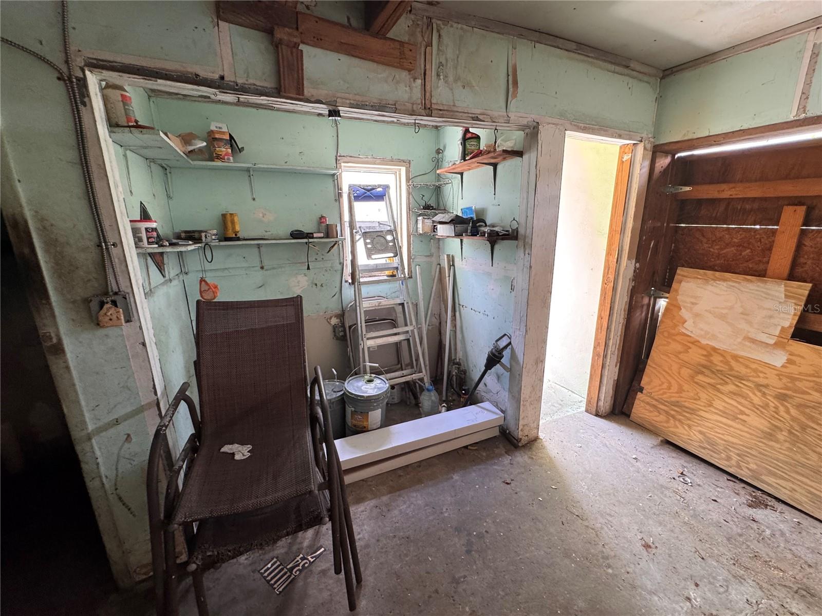2908 BANZA ST — photo 32