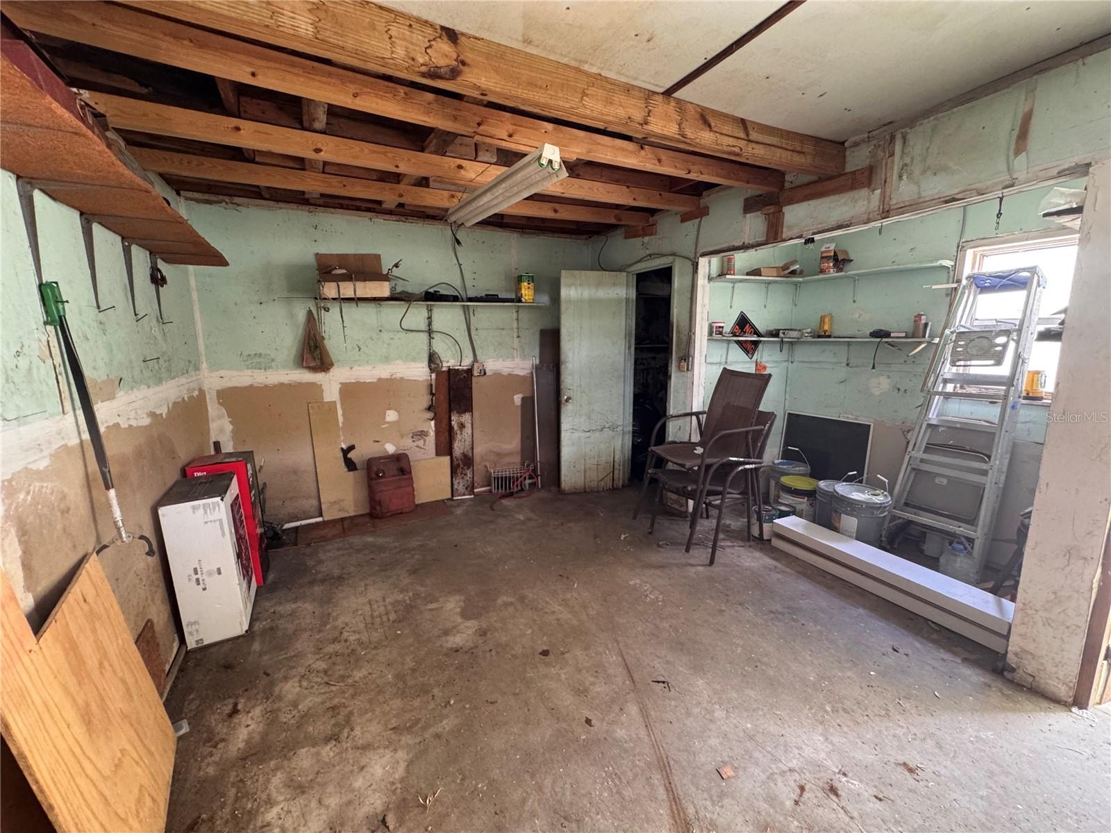 2908 BANZA ST — photo 31