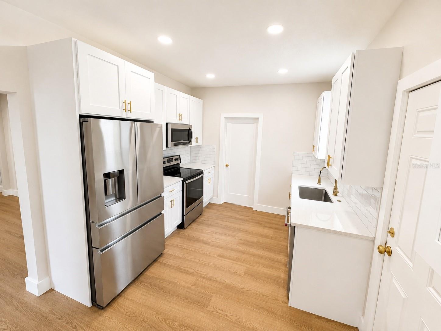 2908 BANZA ST — photo 11