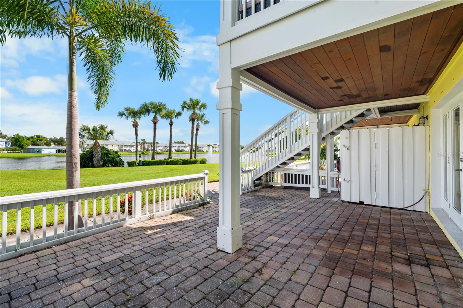 111 SEAHORSE DR SE #A — photo 34
