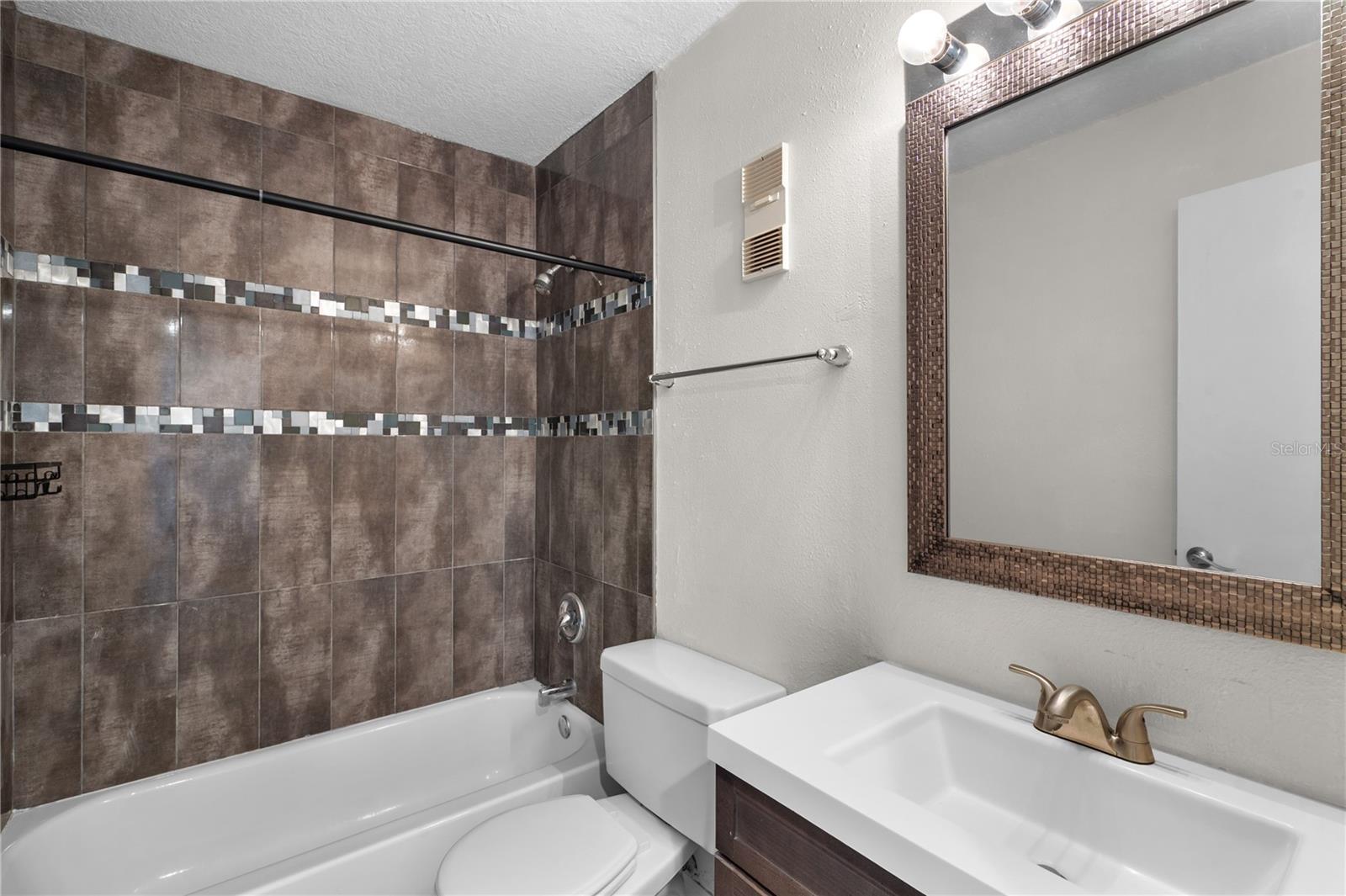 111 SEAHORSE DR SE #A — photo 29