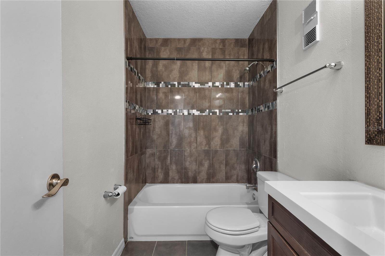 111 SEAHORSE DR SE #A — photo 30