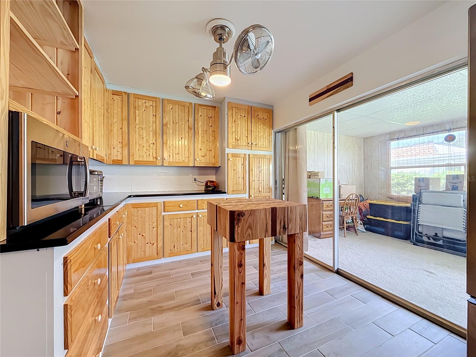 602 MINDY DR — photo 15