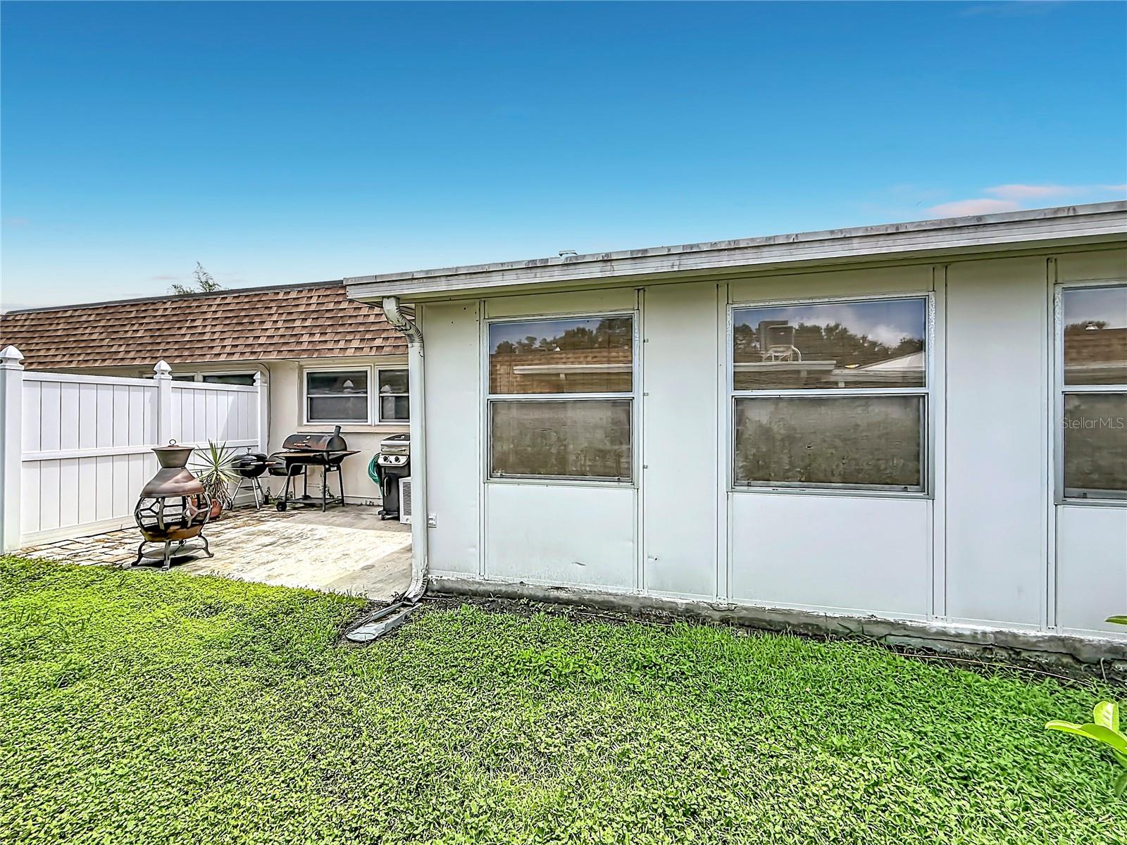 602 MINDY DR — photo 38