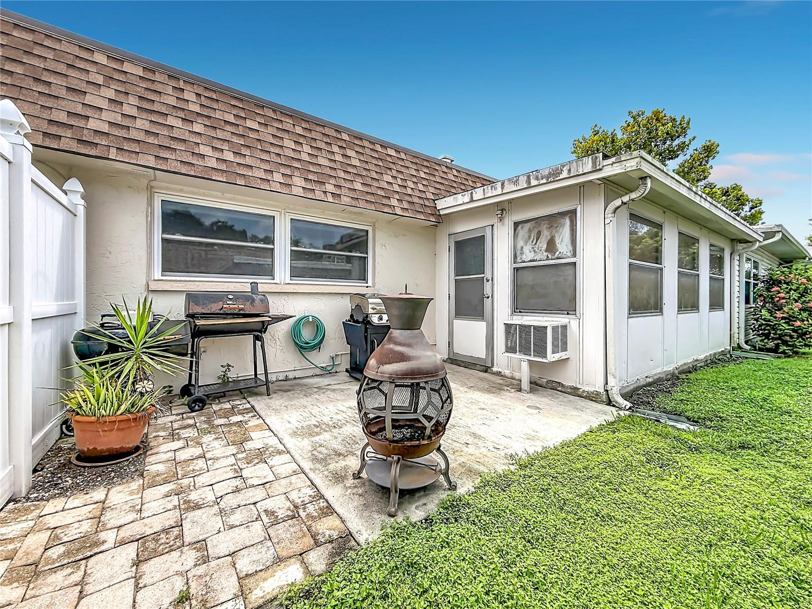 602 MINDY DR — photo 34