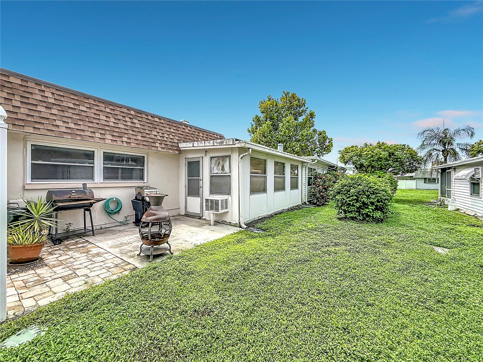 602 MINDY DR — photo 37