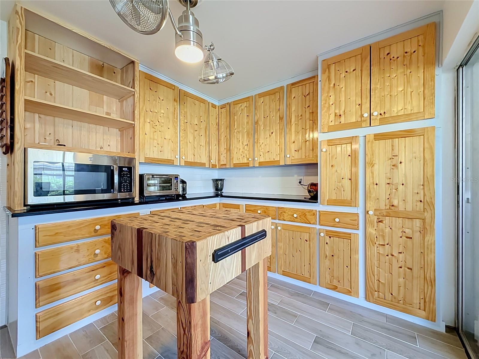 602 MINDY DR — photo 16