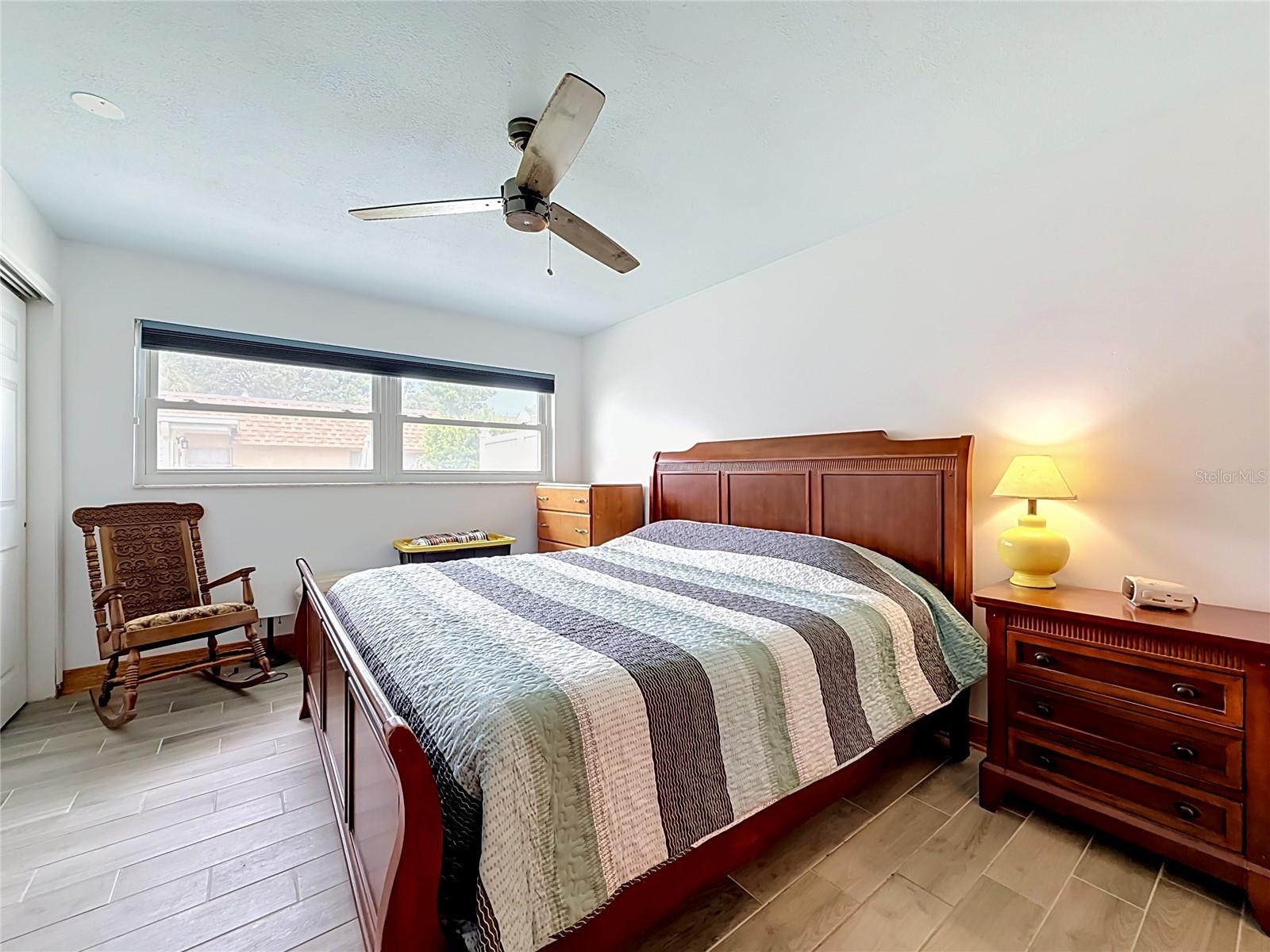 602 MINDY DR — photo 24