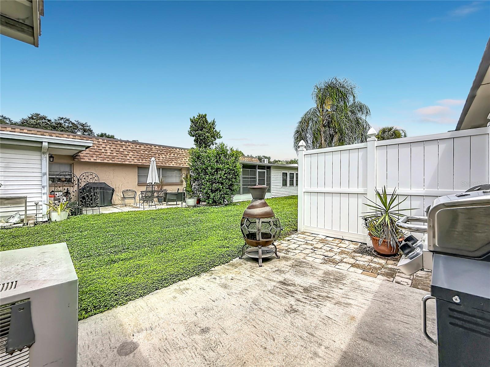 602 MINDY DR — photo 36