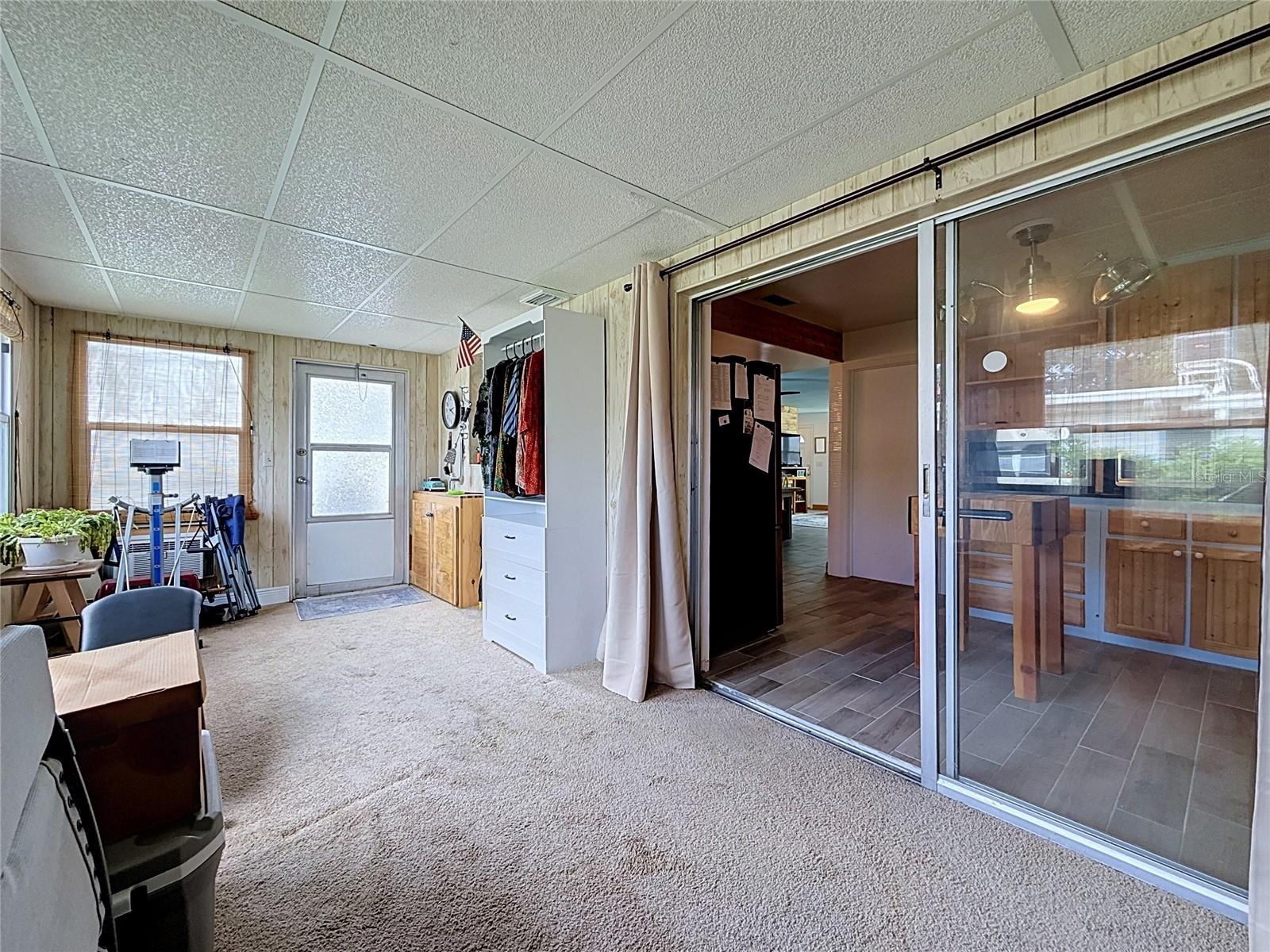 602 MINDY DR — photo 30