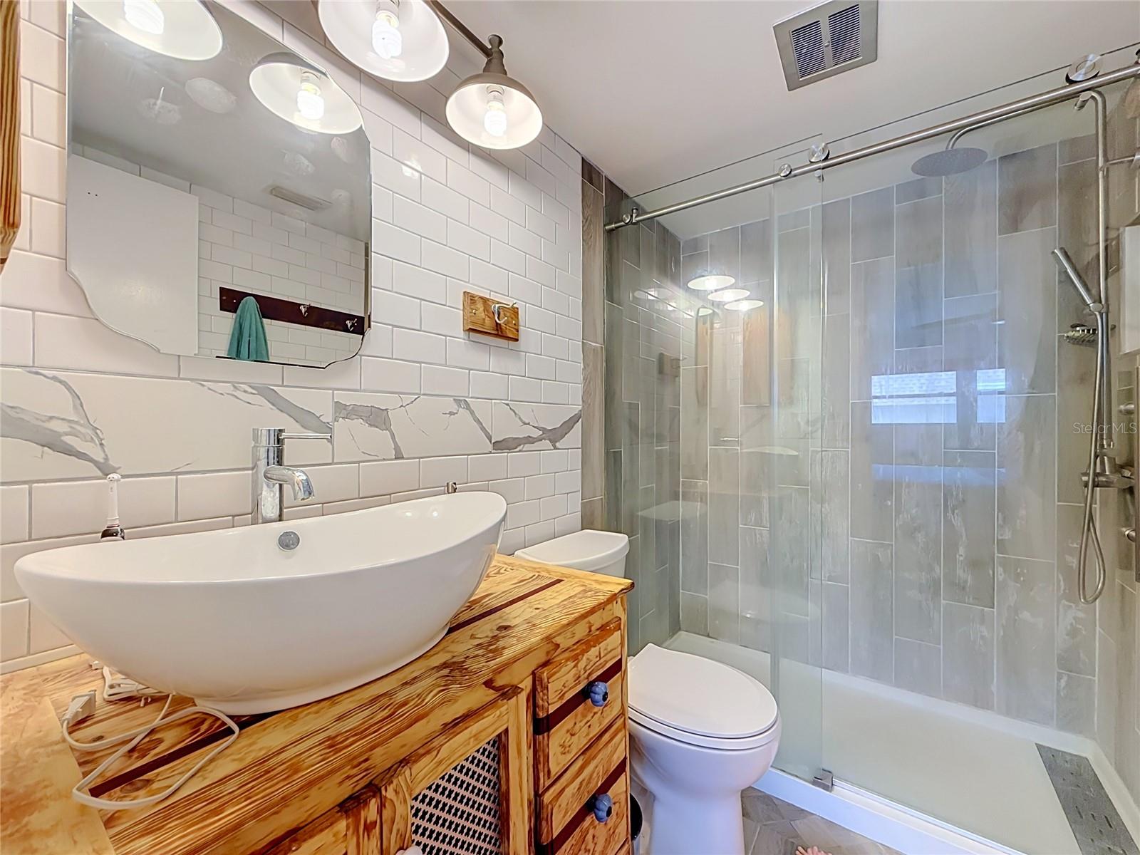 602 MINDY DR — photo 26