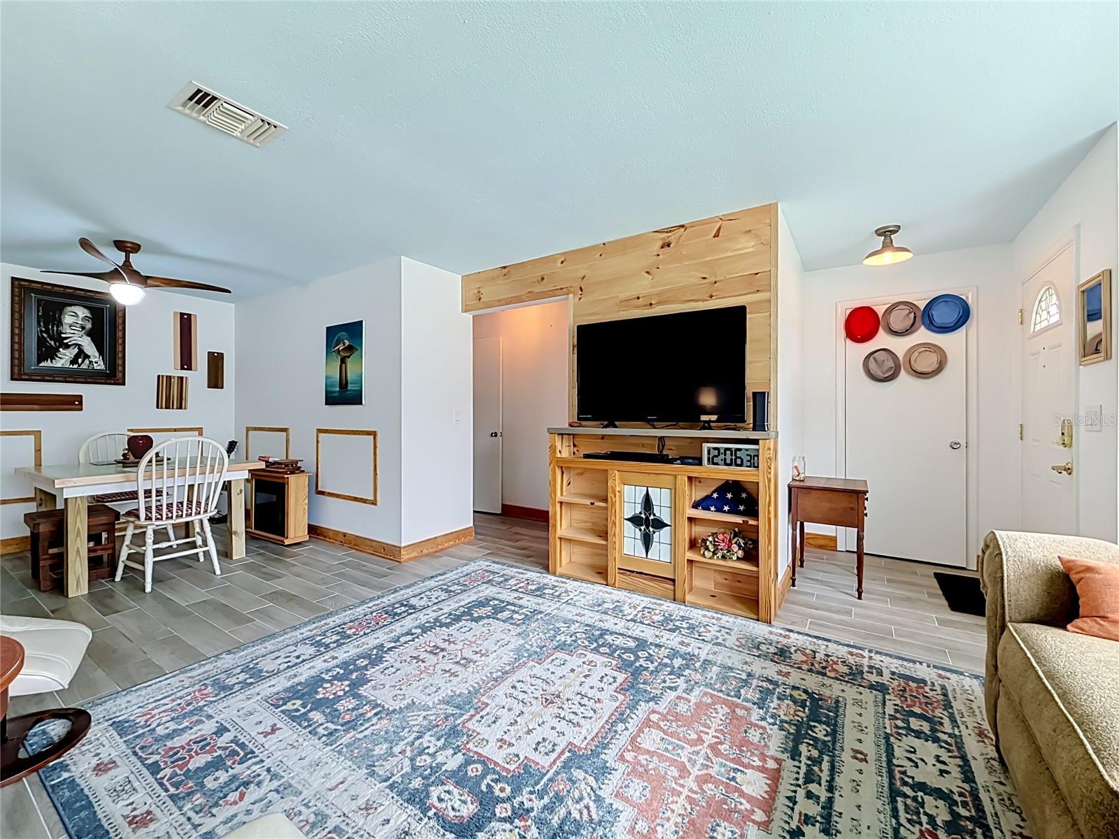 602 MINDY DR — photo 8