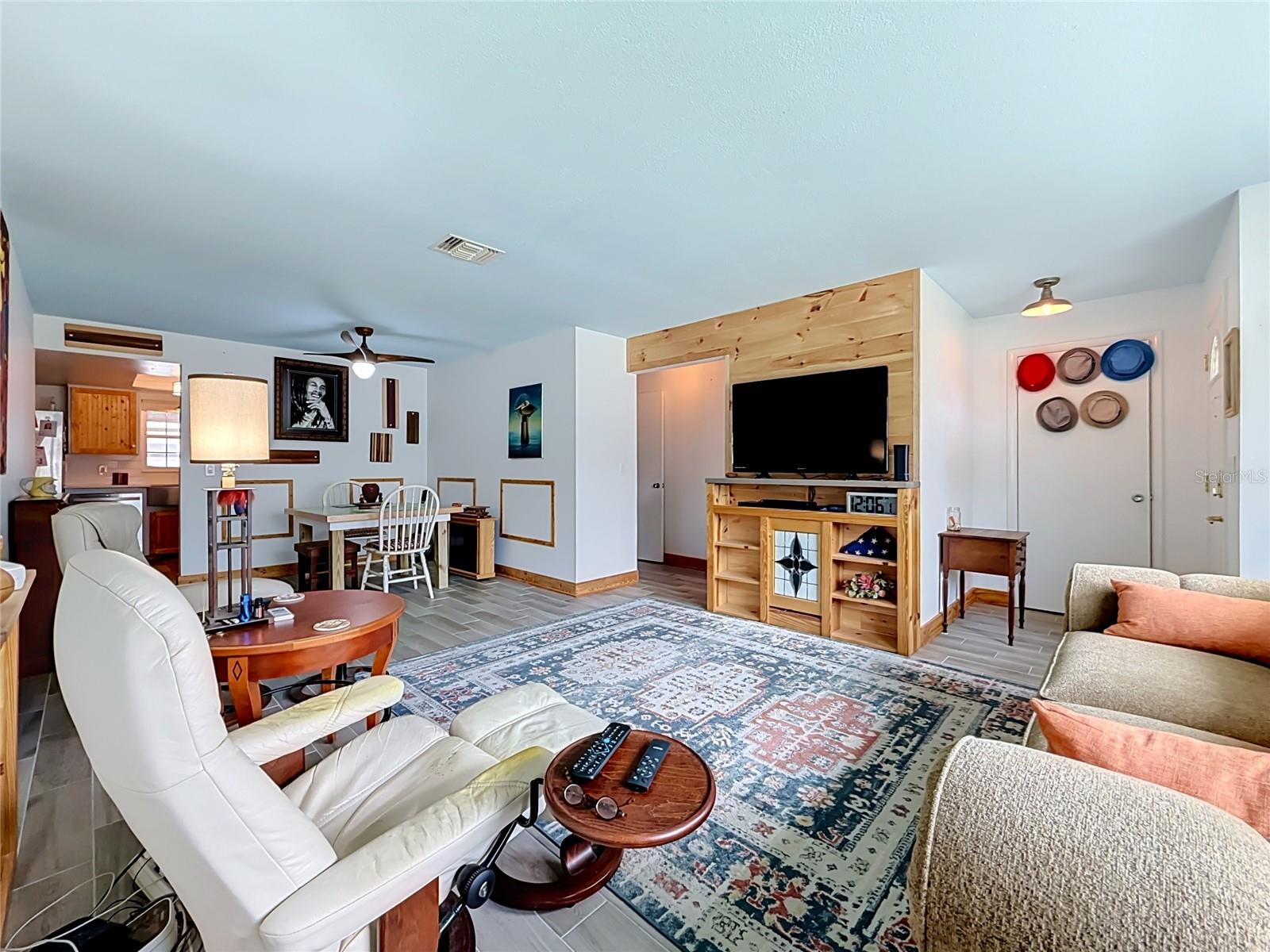 602 MINDY DR — photo 7