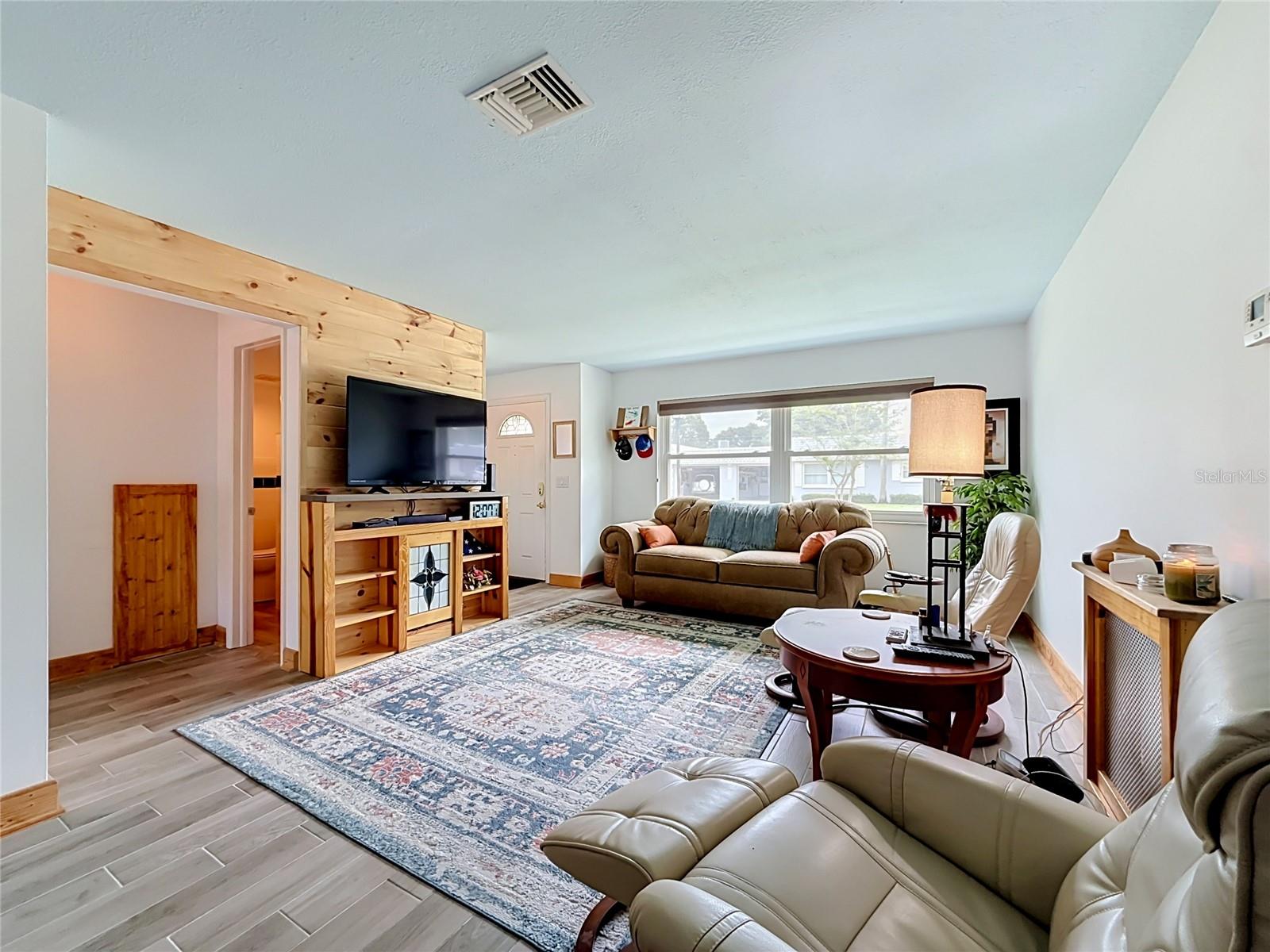 602 MINDY DR — photo 4